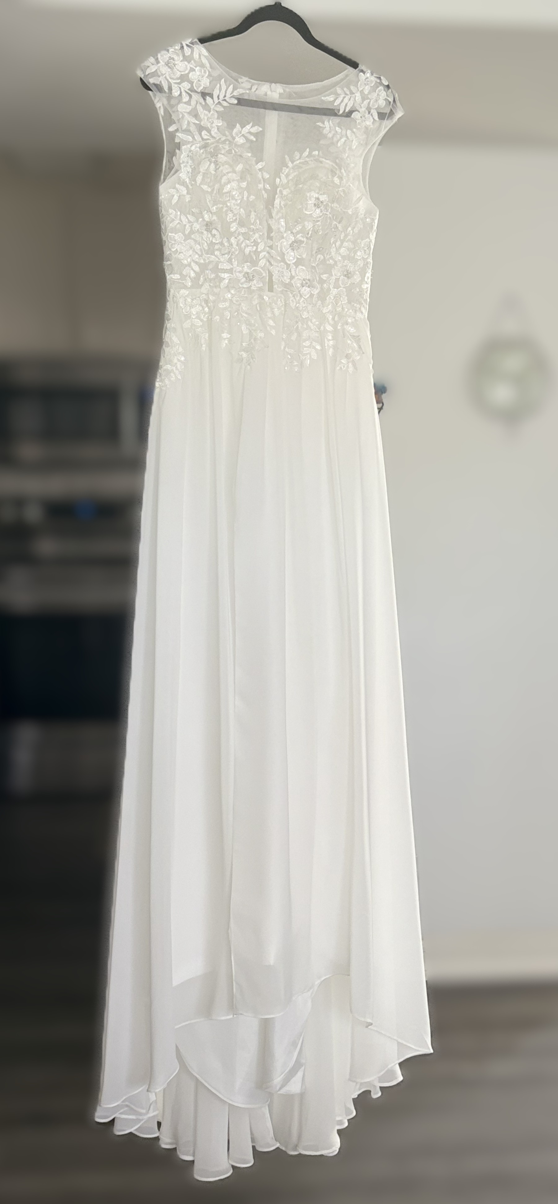 Romantic Illusion Lace & Chiffon Wedding Dress with Thigh Slit (Size S/4/6) - Attire rental - in San Diego, CA 