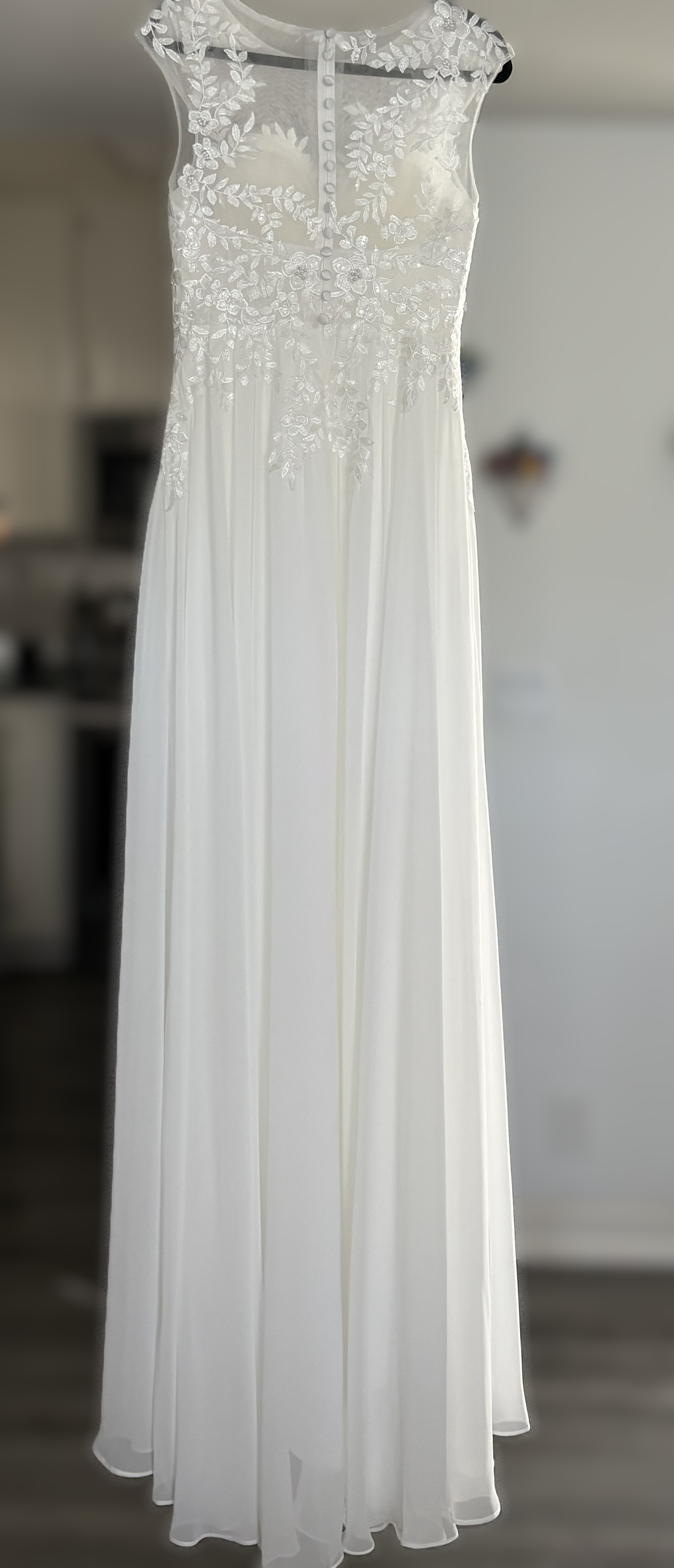 Romantic Illusion Lace & Chiffon Wedding Dress with Thigh Slit (Size S/4/6) - Attire rental - in San Diego, CA 