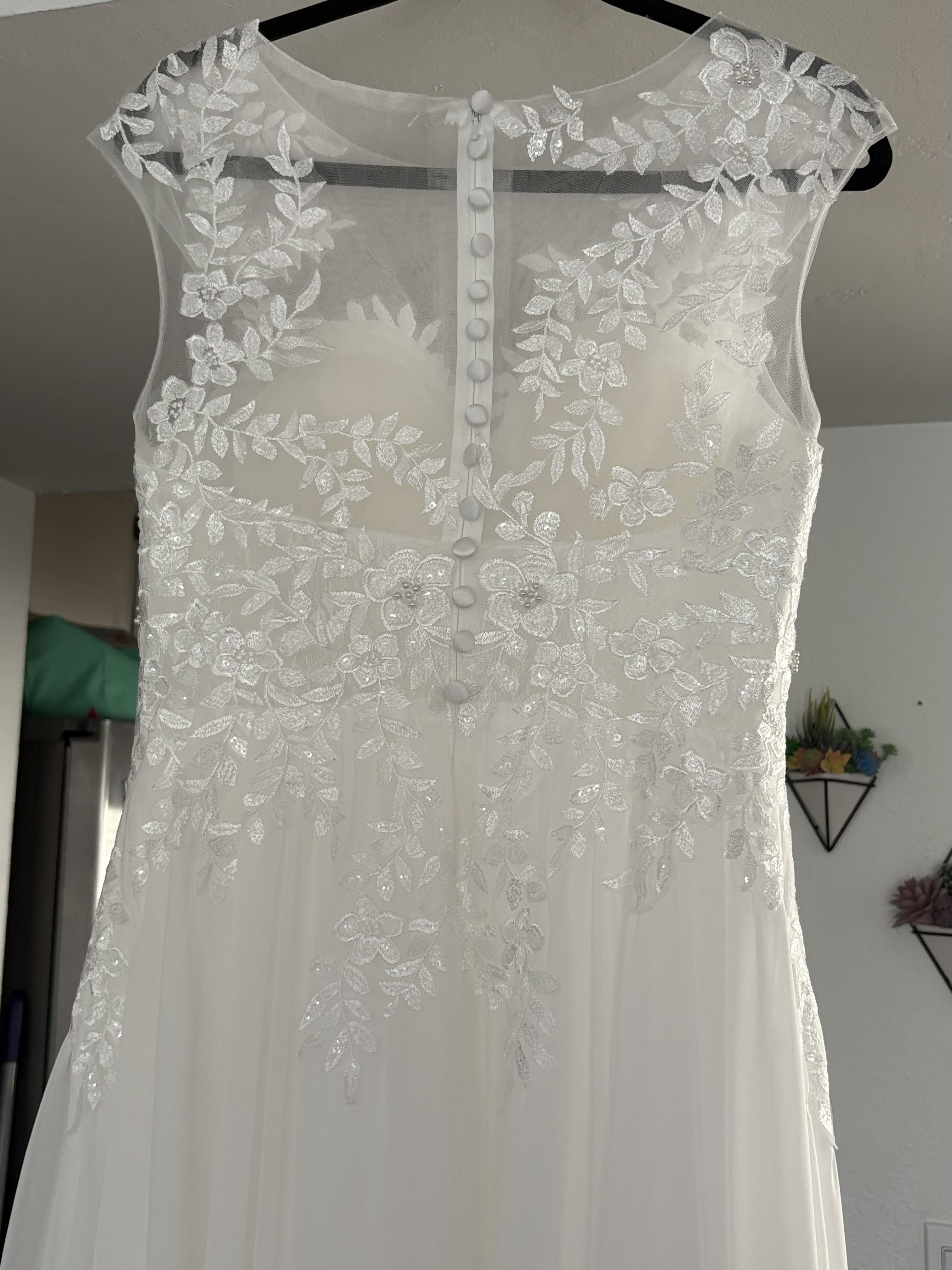 Romantic Illusion Lace & Chiffon Wedding Dress with Thigh Slit (Size S/4/6) - Attire rental - in San Diego, CA 