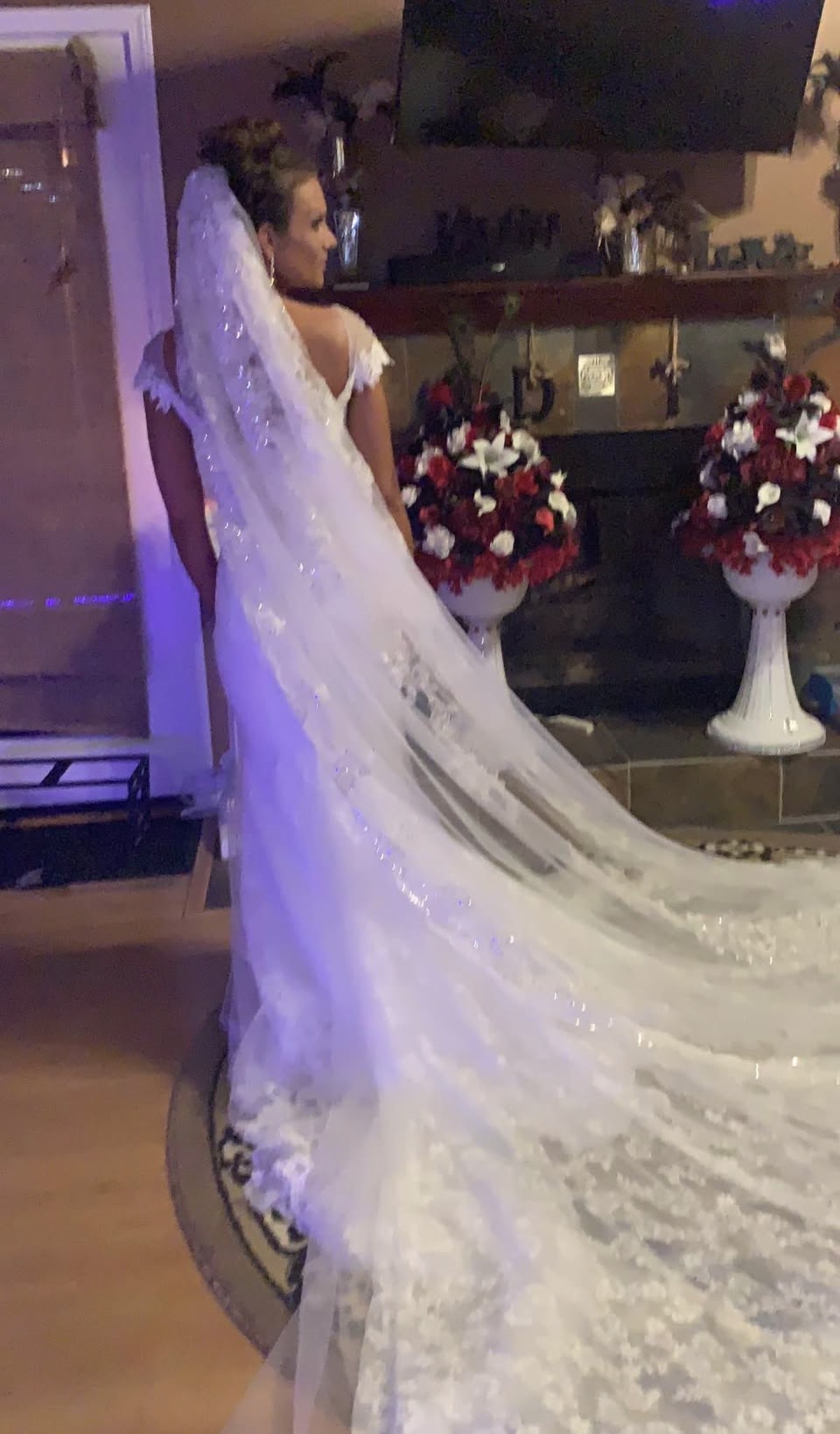 ✨ Custom-Made Wedding Dress – Elegant, Comfortable & Unique ✨👰‍♀️💒💍 Optional: Matching long-train veil available - Attire rental - in San Diego 
