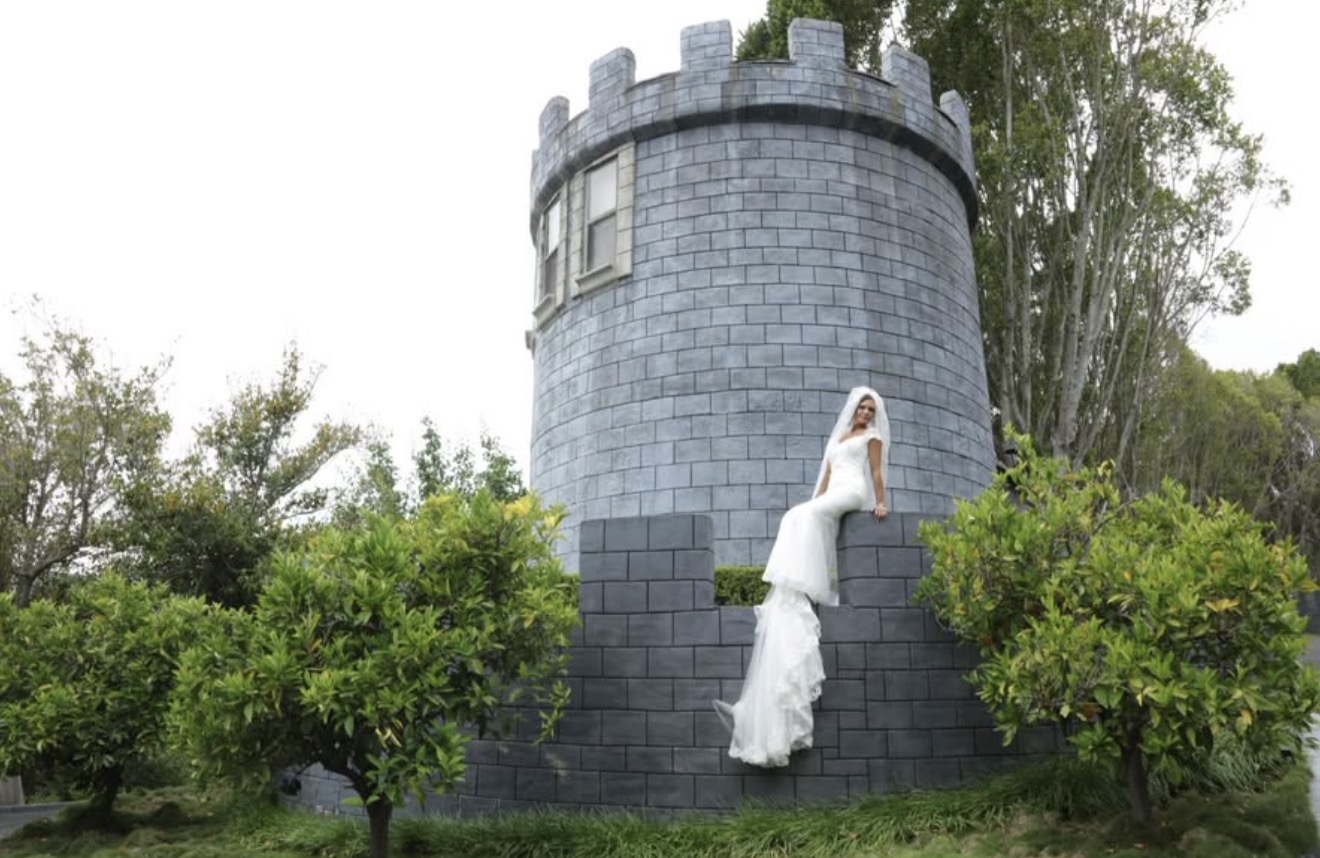 ✨ Custom-Made Wedding Dress – Elegant, Comfortable & Unique ✨👰‍♀️💒💍 Optional: Matching long-train veil available - Attire rental - in San Diego 