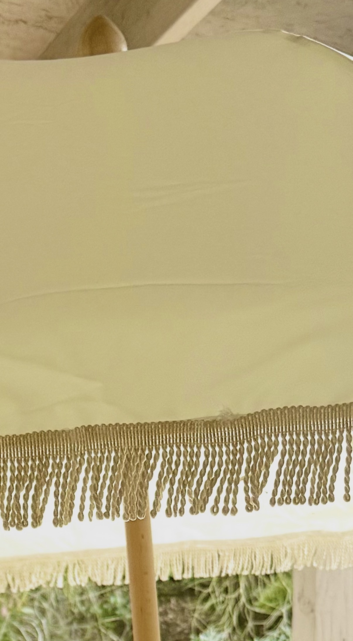 10 Fringe Umbrellas - Décor & Styling rental - in Vista 